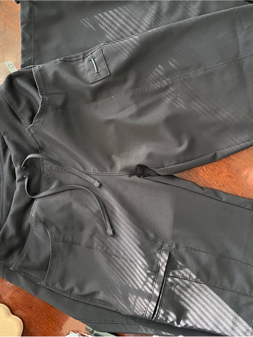 Woman’s tall Cherokee infinity cargo scrub pants